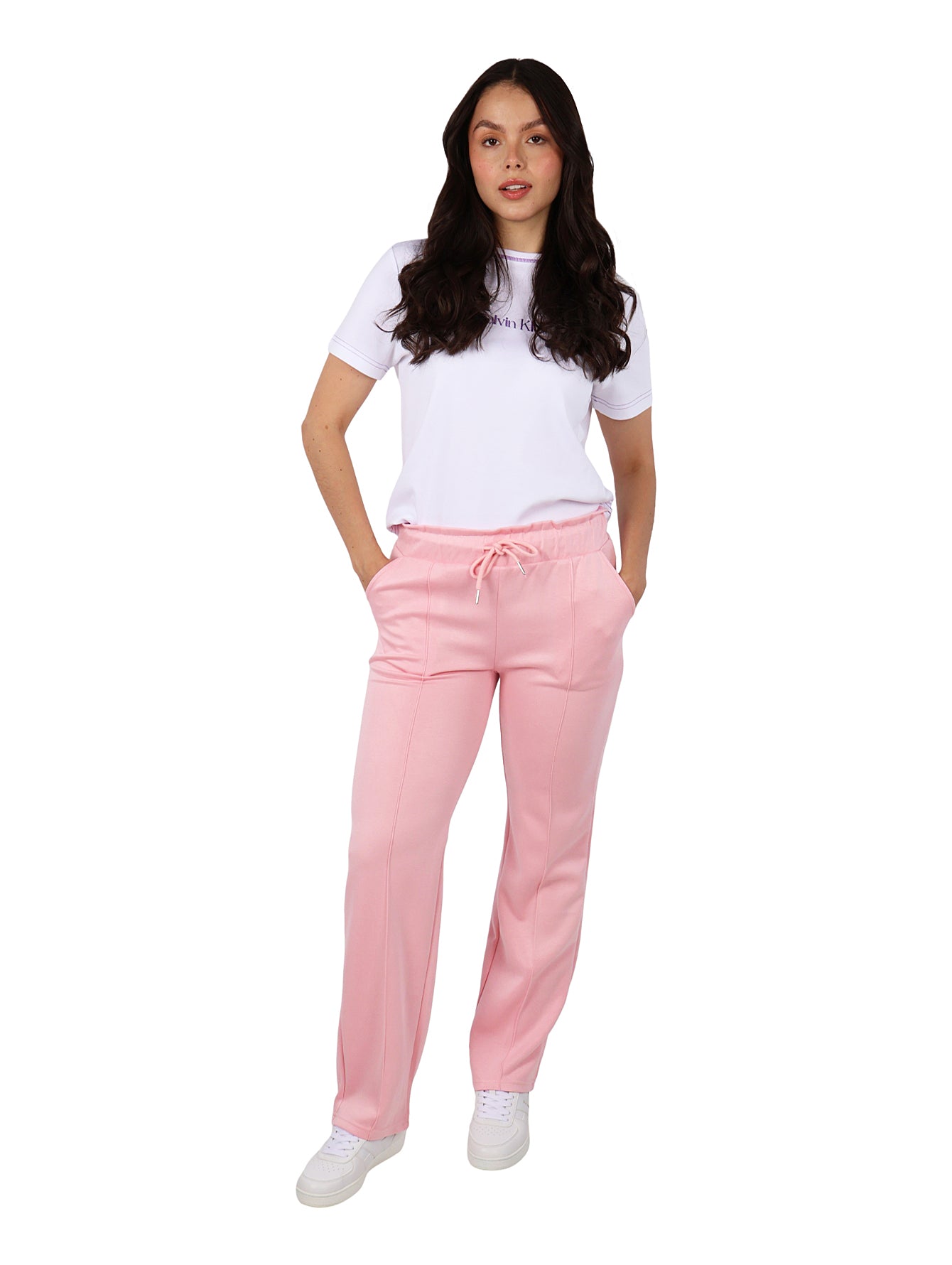 Pantalón rosa de corte recto con cintura de jareta.