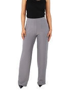 Pantalón recto color gris Oxford de cintura alta.