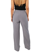 Pantalón recto color gris Oxford de cintura alta.